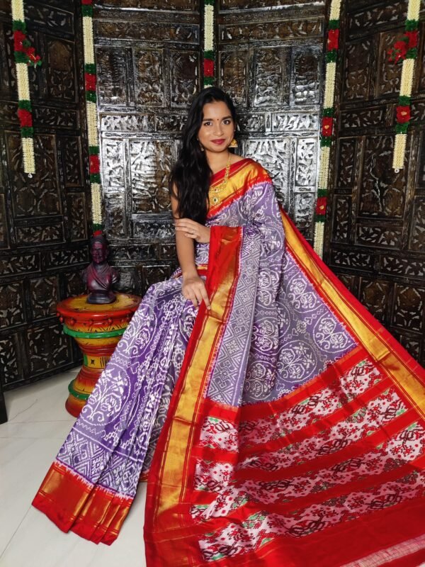 Pochampally-Ikkat-Silk-Saree-light-purple-and-red